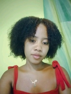 Siniriel's profile, a single 20-year-old a woman in Toamasina