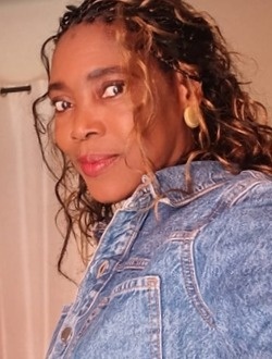 Aline's profile, a single 46-year-old a woman in Lomé