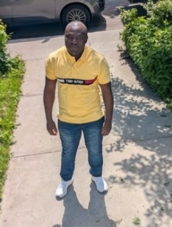 Leonard's profile, a single 34-year-old a man in Ahuntsic-Cartierville