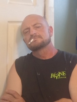Josh's profile, a single 45-year-old a man in Portland