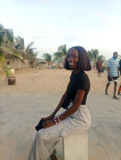 Synthia's profile, a single 22-year-old a woman in Cotonou