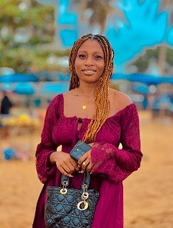 Laure's profile, a single 23-year-old a woman in Kribi