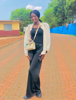 Koumba's profile, a single 23-year-old a woman in Conakry