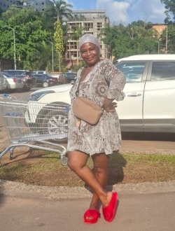 Yvonne's profile, a single 49-year-old a woman in Yaoundé