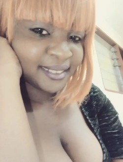 Andy's profile, a single 33-year-old a woman in Libreville