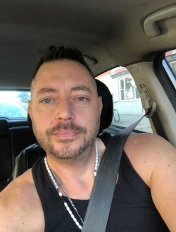 Etienne's profile, a single 44-year-old a man in Laval