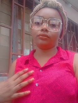 Nadine's profile, a single 24-year-old a woman in Libreville