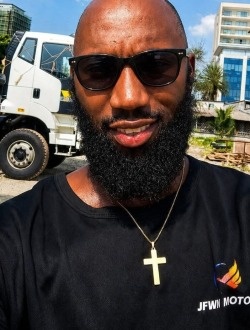 Yves's profile, a single 33-year-old a man in Abobo Baoulé