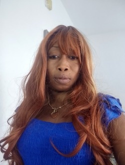Elow's profile, a single 42-year-old a woman in Abi