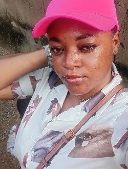 Miranda's profile, a single 24-year-old a woman in Douala