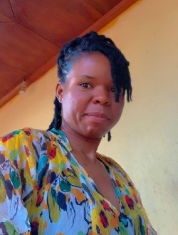 Larissa's profile, a single 32-year-old a woman in Yaoundé
