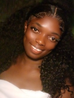 Ange's profile, a single 28-year-old a woman in Douala