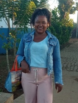 Flavie's profile, a single 39-year-old a woman in 67 Ha