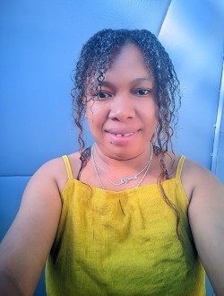 Nimshi's profile, a single 28-year-old a woman in Toamasina
