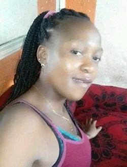 Laura's profile, a single 28-year-old a woman in Suel