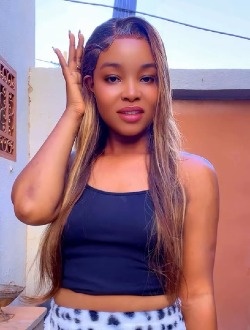 Clara's profile, a single 24-year-old a woman in Ouagadougou