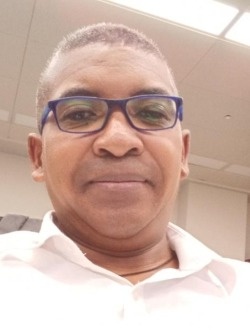 Luc Hambinintsoa's profile, a single 47-year-old a man in Analakely