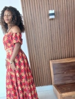 Emma's profile, a single 32-year-old a woman in Antananarivo