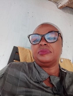 Nina's profile, a single 57-year-old a woman in Douala