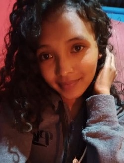 Navalona's profile, a single 26-year-old a woman in Antananarivo