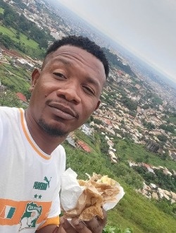 Sphinx's profile, a single 32-year-old a man in Yaoundé