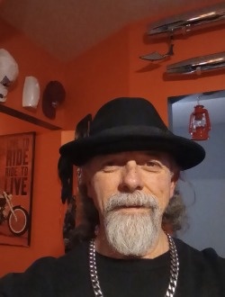 Bill's profile, a single 57-year-old a man in Tring-Jonction