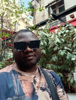 Samuel's profile, a single 40-year-old a man in Villejuif