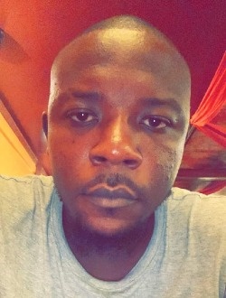 Léonel's profile, a single 35-year-old a man in Douala