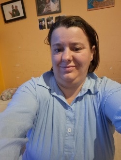 Emmanuelle's profile, a single 38-year-old a woman in Court-Saint-Etienne