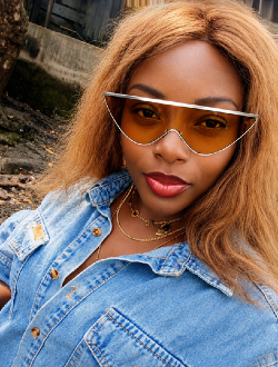 Bella's profile, a single 31-year-old a woman in Douala