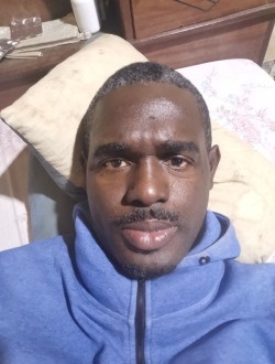 Dave's profile, a single 36-year-old a man in Douala