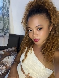Lalaina's profile, a single 22-year-old a woman in Toamasina