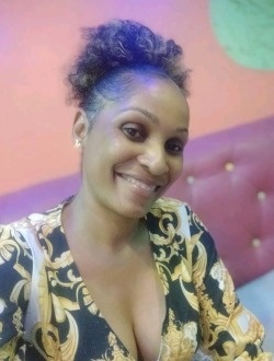 Sandrine's profile, a single 39-year-old a woman in Abang
