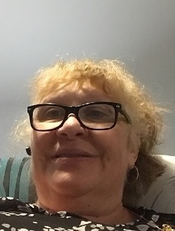 France's profile, a single 68-year-old a woman in Montréal