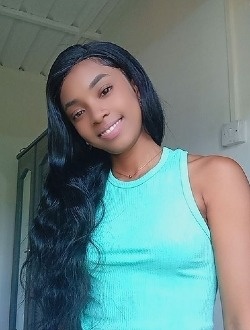 Nia's profile, a single 22-year-old a woman in Port Louis