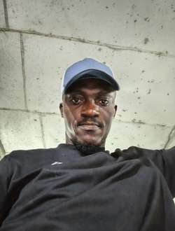 Fabrice's profile, a single 40-year-old a man in Douala