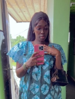 Christine's profile, a single 25-year-old a woman in Douala