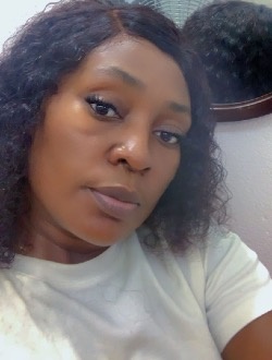Laure's profile, a single 39-year-old a woman in Akwa