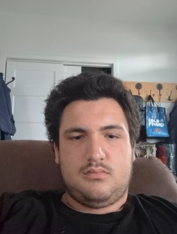 Gabriel's profile, a single 18-year-old a man in Farnham