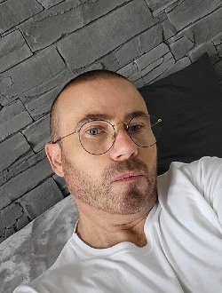 profile picture 0