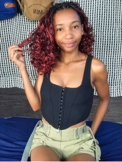 Louna's profile, a single 23-year-old a woman in Maroantsetra