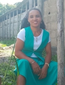 Véronique's profile, a single 36-year-old a woman in Aborano