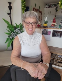 Denyse's profile, a single 83-year-old a woman in Québec