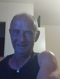 Francis's profile, a single 68-year-old a man in Lille