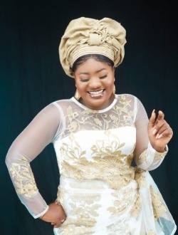 Floriane's profile, a single 30-year-old a woman in Abomey-Calavi