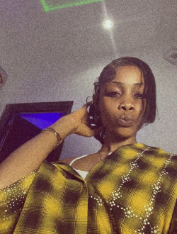 Miki's profile, a single 21-year-old a woman in Abuja