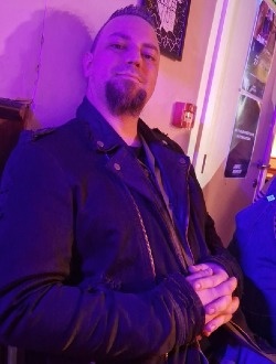 Corentin's profile, a single 33-year-old a man in Sirault