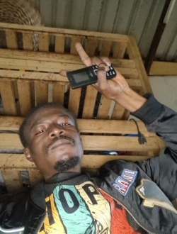 Ernesto's profile, a single 31-year-old a man in Yaoundé