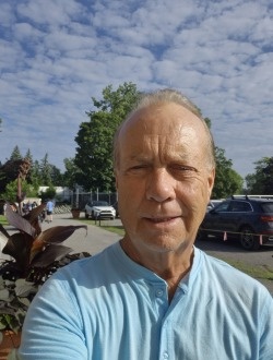 Miles's profile, a single 68-year-old a man in Lachine
