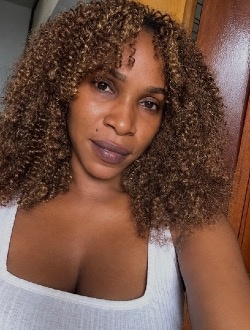 Raissa's profile, a single 39-year-old a woman in Abidjan